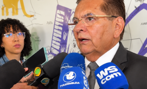 Adriano Galdino não vai à convenção, desiste da vice e disputará a reeleição para deputado estadual