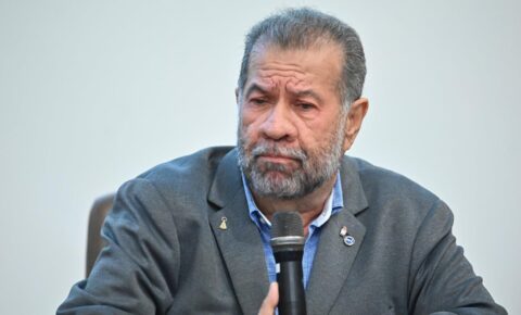 Eleições 2026: Carlos Lupi confirma saída do PDT da base de Lucas Ribeiro