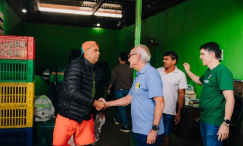 Cícero visita Ceasa de Campina, ouve relatos de abandono pelo Governo e se compromete com reestruturação