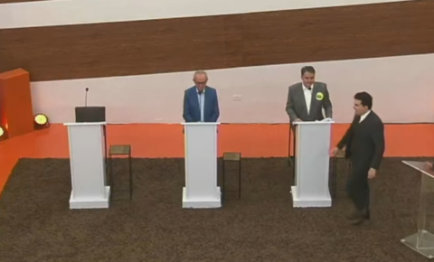TV Master realiza debate sem Lucas Ribeiro, e Cícero e Efraim criticam ausência do governador