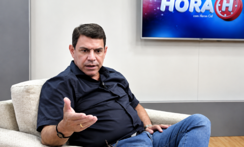 Dinho diz que antecipar eleição da Câmara é “faca nas costas” de Cícero e Leo