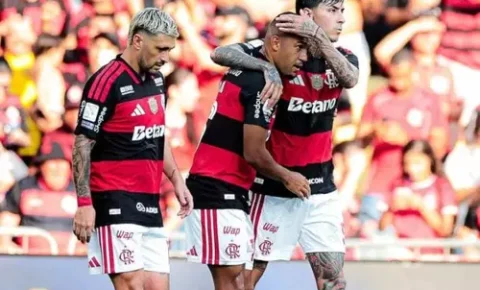 Flamengo vence clássico com Botafogo e se aproxima do líder Palmeiras no Brasileirão