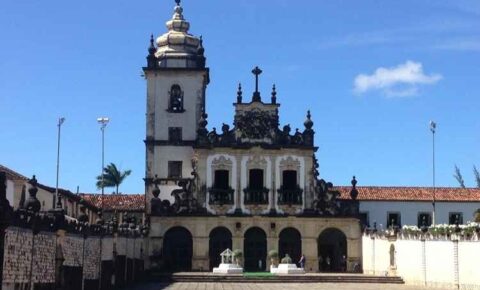Patrimônio histórico de João Pessoa enfrenta deterioração e risco de desabamento