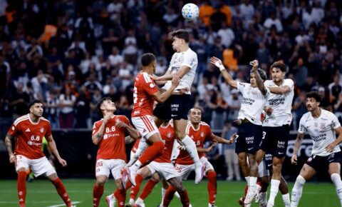 Inter resiste à pressão do Corinthians, empata em Itaquera e avança às quartas da Copa do Brasil