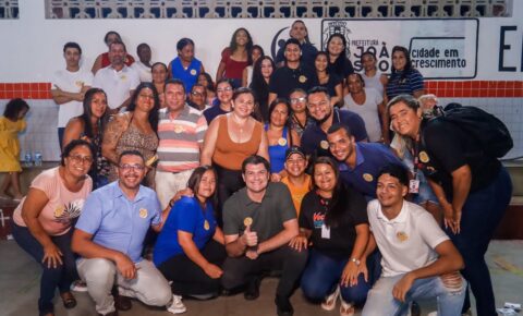 Leo Bezerra reúne 4ª e 12ª regiões no ‘Você Prefeito’, destaca R$ 313 milhões em obras e acolhe novas demandas da população