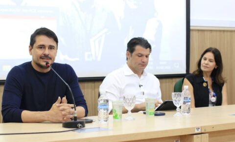 Leo Bezerra abre curso de capacitação para agentes de combate às endemias, destaca trabalho preventivo e pede atendimento humanizado