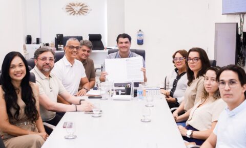 Leo Bezerra assina contrato para construção de 400 novas unidades habitacionais em João Pessoa