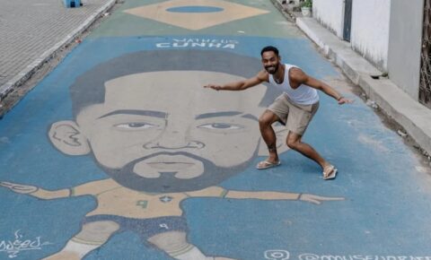 Em meio ao destaque pós-Copa, Matheus Cunha curte férias em João Pessoa