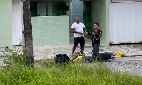 Motoboy denuncia ter sido agredido por cliente armado em prédio no José Américo, em João Pessoa