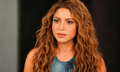 Shakira anuncia doação de mais de R$ 5 milhões para reconstruir escolas atingidas por terremoto na Colômbia