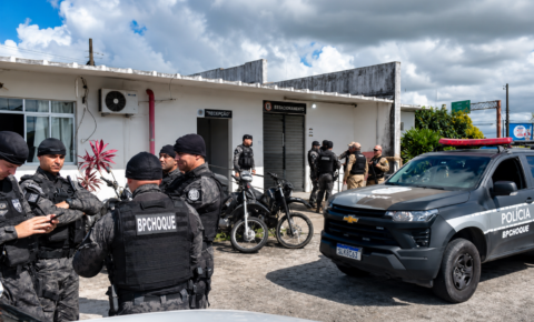 Três suspeitos morrem e um é preso durante operação da PM em Bayeux