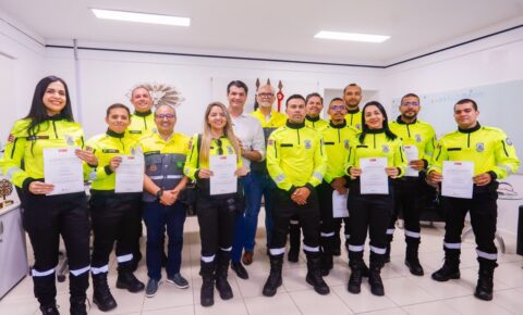 Leo Bezerra dá posse a novos agentes e reforça mobilidade durante aniversário de João Pessoa
