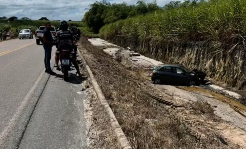 Motociclista de 19 anos morre após colisão frontal com carro na PB-030; motorista foge sem prestar socorro