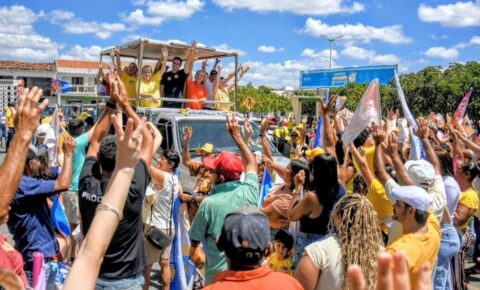 Lucas inicia 3º dia de caravana em Zabelê e São Sebastião do Umbuzeiro, reforçando presença no Cariri