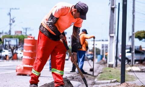 CABEDELO DE CARA NOVA: Serviços de zeladoria, limpeza e manutenção são realizados no Centro