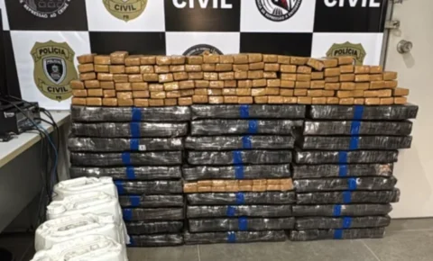 Polícia apreende 400 kg de maconha e prende motorista de caminhão em Campina Grande