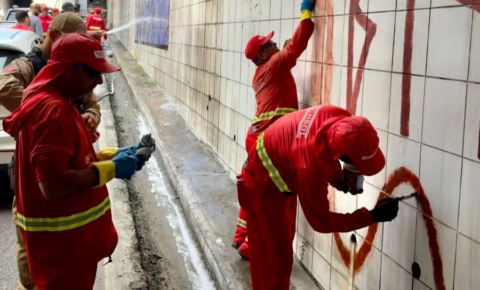 Emlur realiza operação e remove pichações no Centro de João Pessoa