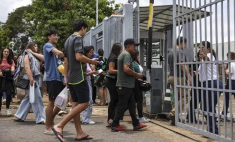 Enem 2025: candidatos fazem segunda etapa da prova neste domingo em todo o país