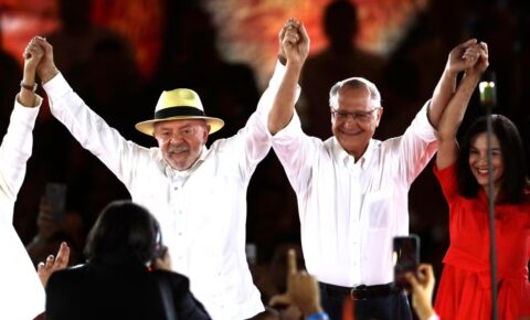 PT oficializa Lula como candidato à Presidência em busca do 4º mandato