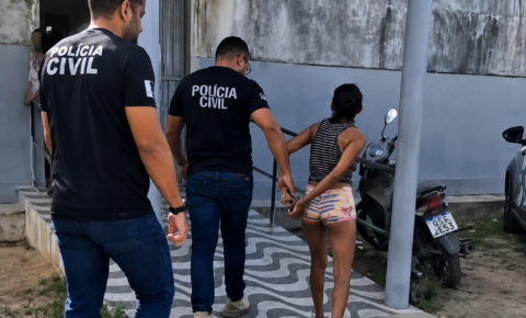 Duas mulheres são presas suspeitas de roubar R$ 1,8 mil de idoso de 78 anos em Sapé