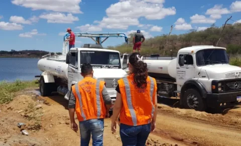 Ministro garante recursos para Operação Carro-Pipa e diz que abastecimento não será interrompido no Nordeste