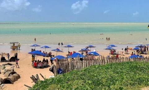Comerciantes que queiram trabalhar com aluguel de mesas, cadeiras e guarda-sóis em João Pessoa devem se cadastrar a partir desta quarta
