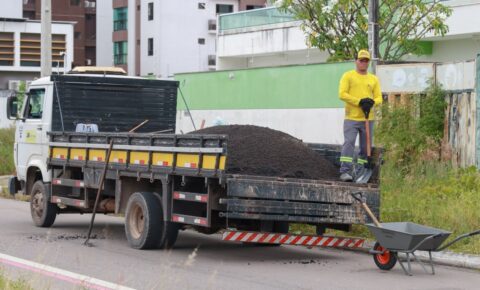 Prefeitura Municipal de Cabedelo retoma Operação Tapa-Buraco para melhorar segurança viária e condições de circulação
