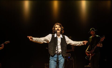 Homenagem a Belchior chega ao Teatro Pedra do Reino, em João Pessoa, no dia 19 de setembro