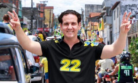 André Amaral participa de mega carreata em Campina Grande e reforça defesa por mais empregos na Paraíba