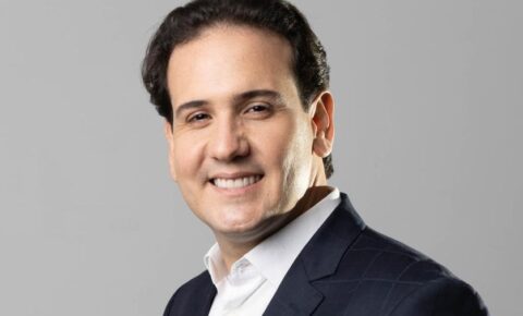 André Amaral Filho assina compromisso com empreendedores para lutar contra impostos
