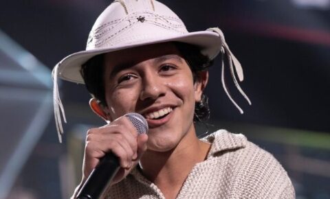 Paraibano Antonio Marques é o grande campeão do Canta Comigo Teen 6