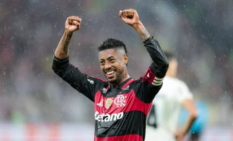 Flamengo vence os reservas do Corinthians e mantém a liderança do Brasileirão