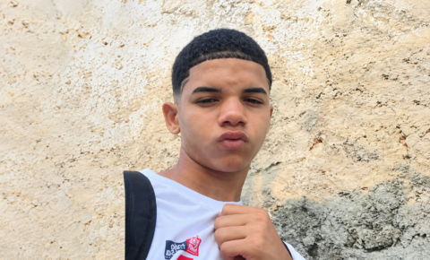 Jovem é perseguido e morto a tiros após homens armados invadirem casas na Ilha do Bispo, em João Pessoa