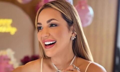 Cabelo hidratado, unha feita e pele linda: irmã conta como encontrou Deolane Bezerra na prisão e revela diário da influencer