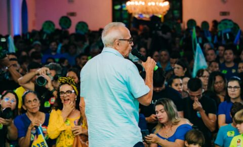 Evento superlotado mostra força de Cícero em Campina ao lado de Tovar e Romero
