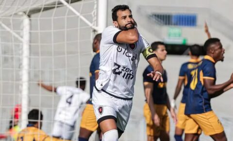 Botafogo-PB rescinde contrato com Henrique Dourado a duas rodadas do fim do quadrangular