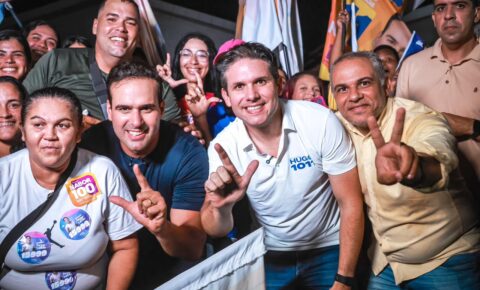 Prefeito Evilásio Cavalcanti reúne multidão em Cabedelo em apoio à reeleição de Lucas Ribeiro