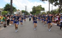 Desfile cívico reúne grande público na Avenida Duarte da Silveira