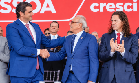 Após banners de Nabor com Leo, Veneziano expõe aliança com prefeito e Cícero: “Esse trio que João Pessoa quer”