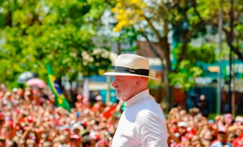 Lula diz que Trump quer ‘acabar com o Pix’ e afirma que defenderá sistema