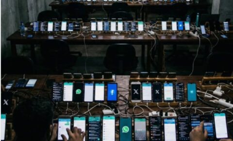 Justiça manda identificar quem está por trás de estrutura digital e quem pagou anúncios contra Veneziano