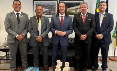 Veneziano recebe membros da Polícia Militar e Bombeiros da Paraíba e confirma apoio à PEC da Segurança Pública