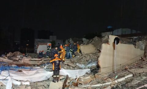 Desabamento de prédio deixa ao menos dois mortos na zona Leste de SP