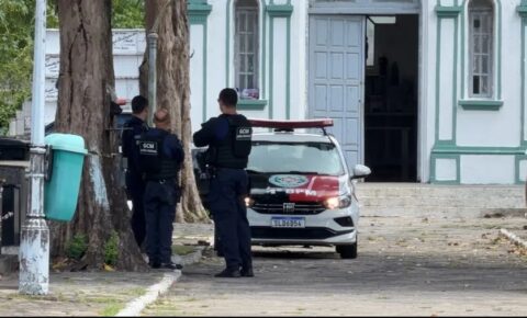 Corpo é desenterrado e tem cabeça arrancada no Cemitério São José, em João Pessoa