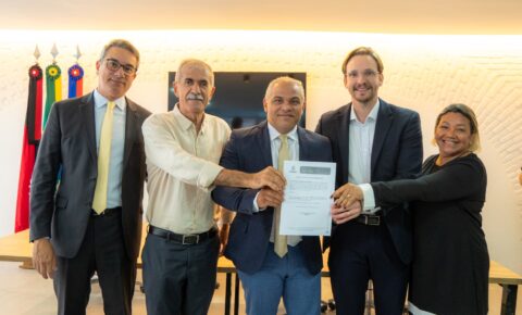 Prefeitura de Cabedelo empossa novos servidores aprovados em concurso público para a área da Saúde