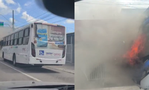 Ônibus pega fogo em avenida de João Pessoa após pane elétrica; passageiros são retirados em segurança