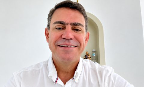 Dinho diz que decisão do TSE fortalece candidatura e convoca militância