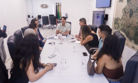 Leo Bezerra convoca 42 novos profissionais aprovados no último concurso da Educação de João Pessoa, que chega a 542 chamados